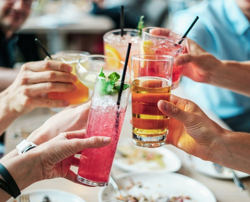 nutritionist explains a link between alcohol and hormones